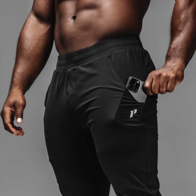 Core Performance Tapered Pant